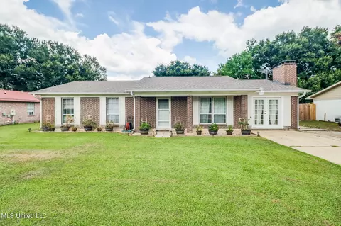 1208 King Henry Dr, Ocean Springs, MS 39564