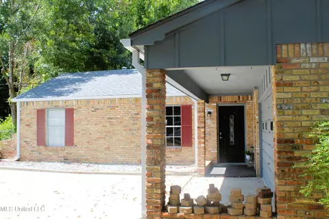 5107 North Dr, Moss Point, MS 39563 photo 2