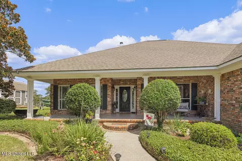 11168 Jason Dr, Pass Christian, MS 39571