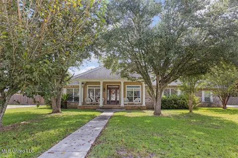 16352 Aspen Ln, Biloxi, MS 39532