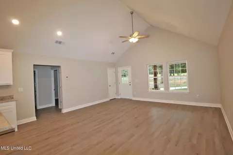 121 E V Lowery Rd, Lucedale, MS 39452 photo 8