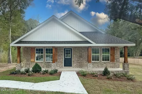 121 E V Lowery Rd, Lucedale, MS 39452
