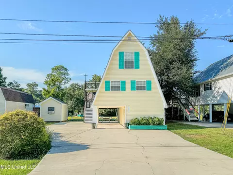 6085 Apache Dr, Kiln, MS 39556