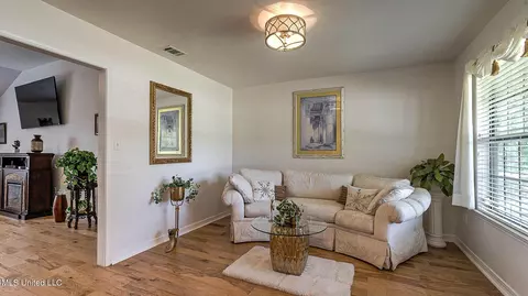 Living - 2315 Co Rd 39, Paulding, MS 39348 photo 3 of 4