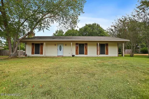 2738 N Sycamore Cv, Pearl, MS 39208