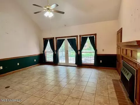 Living - 2382 Tiffany Cir, Florence, MS 39073 photo 1 of 3