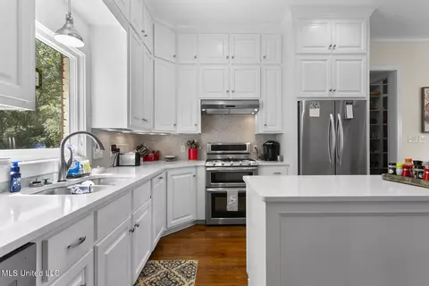 Kitchen - 316 Dover Ln, Madison, MS 39110 photo 1 of 6