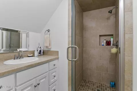Bath - 316 Dover Ln, Madison, MS 39110 photo 6 of 6