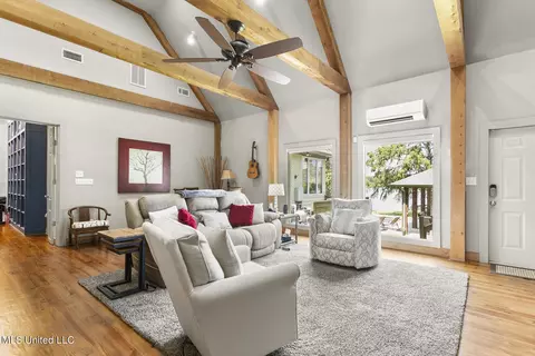 Living - 316 Dover Ln, Madison, MS 39110 photo 2 of 3