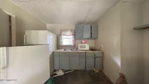 Entry Way - 806 Jarrell St, Picayune, MS 39466 photo 3 of 4