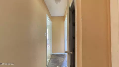 Entry Way - 806 Jarrell St, Picayune, MS 39466 photo 1 of 4