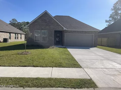 824 Leeward Dr, Biloxi, MS 39532