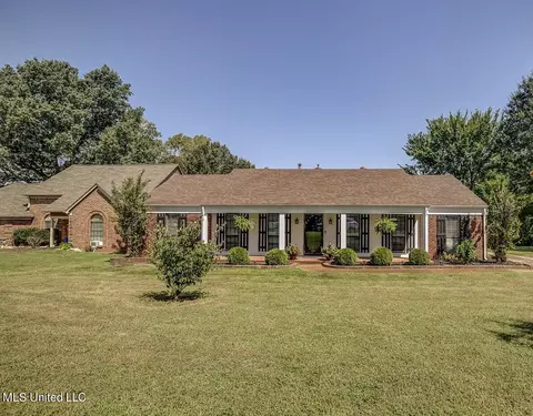 380 Plum Point Pl, Southaven, MS 38671