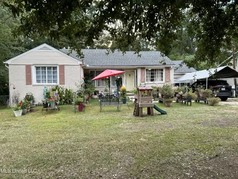 4639 Meadowridge Dr, Jackson, MS 39206 photo 1