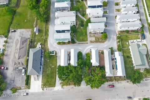 View/Area - 215 E Second St #5, Pass Christian, MS 39571 photo 4 of 8