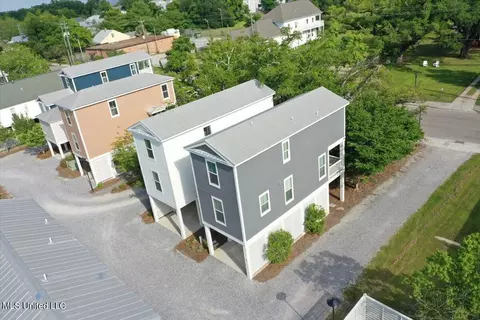 Exterior - 215 E Second St #5, Pass Christian, MS 39571 photo 8 of 9