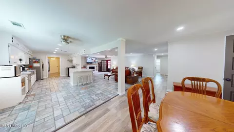 Dining - 450 Cato Rd, Brandon, MS 39042 photo 4 of 5