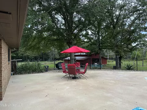 Exterior - 450 Cato Rd, Brandon, MS 39042 photo 4 of 17