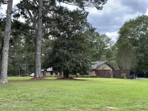 Exterior - 450 Cato Rd, Brandon, MS 39042 photo 2 of 17