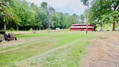 Exterior - 450 Cato Rd, Brandon, MS 39042 photo 13 of 17