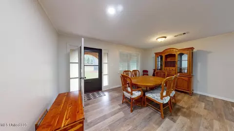 Dining - 450 Cato Rd, Brandon, MS 39042 photo 1 of 5