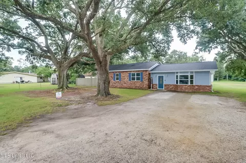 Exterior - 20003 Commission Rd, Long Beach, MS 39560 photo 2 of 13