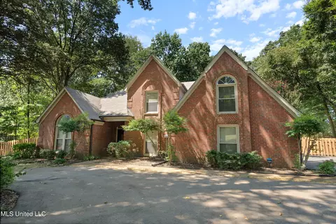 6915 Fox Chase Dr, Southaven, MS 38671