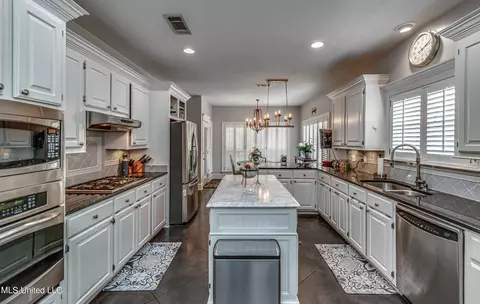 Kitchen - 436 Ridge Cir, Brandon, MS 39047 photo 8 of 8