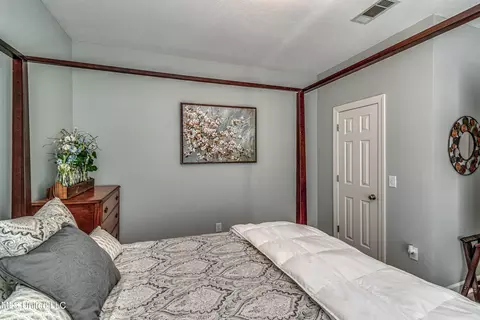 Bedroom - 436 Ridge Cir, Brandon, MS 39047 photo 4 of 13