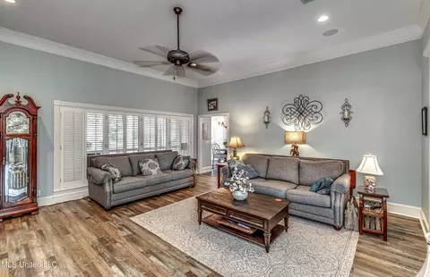 Living - 436 Ridge Cir, Brandon, MS 39047 photo 1 of 3