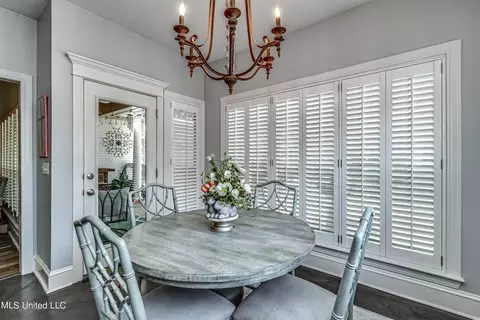 Dining - 436 Ridge Cir, Brandon, MS 39047 photo 6 of 7