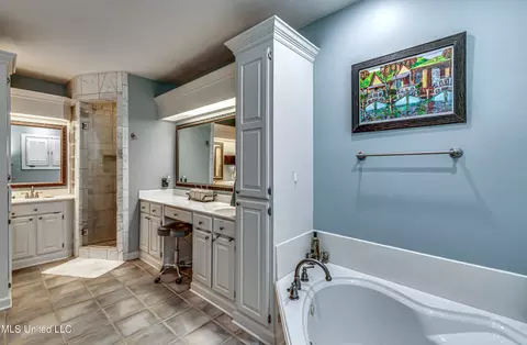 Bath - 436 Ridge Cir, Brandon, MS 39047 photo 8 of 9