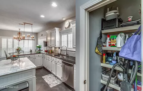 Other - 436 Ridge Cir, Brandon, MS 39047 photo 4 of 12