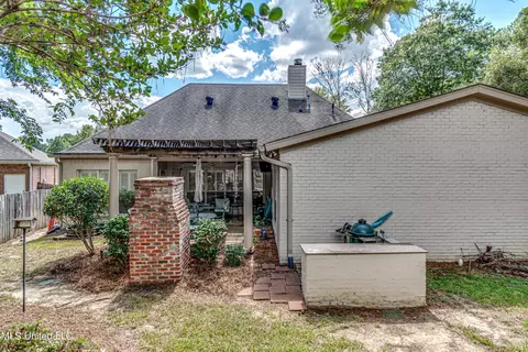 Exterior - 436 Ridge Cir, Brandon, MS 39047 photo 17 of 21