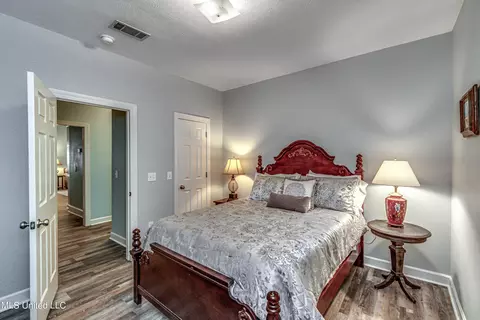 Bedroom - 436 Ridge Cir, Brandon, MS 39047 photo 7 of 13
