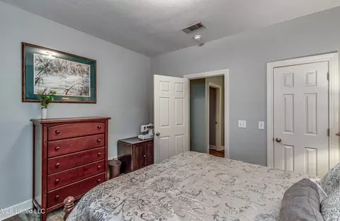 Bedroom - 436 Ridge Cir, Brandon, MS 39047 photo 8 of 13