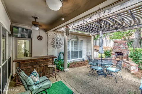 Exterior - 436 Ridge Cir, Brandon, MS 39047 photo 7 of 21