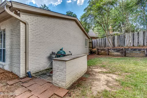 Exterior - 436 Ridge Cir, Brandon, MS 39047 photo 15 of 21
