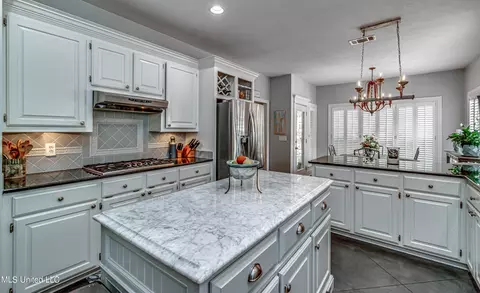 Kitchen - 436 Ridge Cir, Brandon, MS 39047 photo 3 of 8