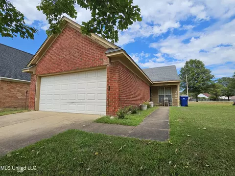 9144 S Kaitlyn Dr, Walls, MS 38680