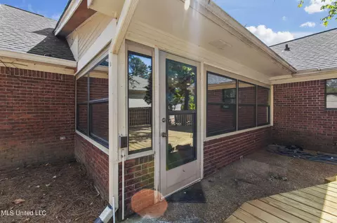 Exterior - 1001 Preston Dr, Brandon, MS 39047 photo 13 of 21