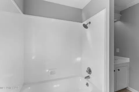 Bath - 1001 Preston Dr, Brandon, MS 39047 photo 6 of 6