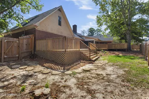 Exterior - 1001 Preston Dr, Brandon, MS 39047 photo 17 of 21