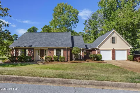 Exterior - 1001 Preston Dr, Brandon, MS 39047 photo 4 of 21