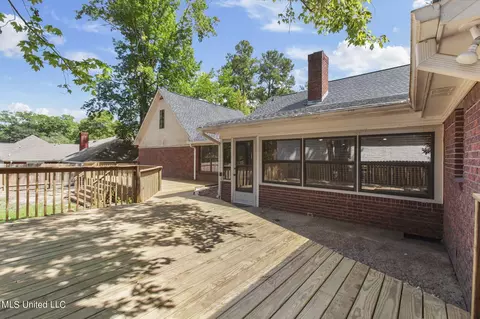 Exterior - 1001 Preston Dr, Brandon, MS 39047 photo 15 of 21