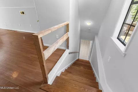 Entry Way - 1001 Preston Dr, Brandon, MS 39047 photo 5 of 7