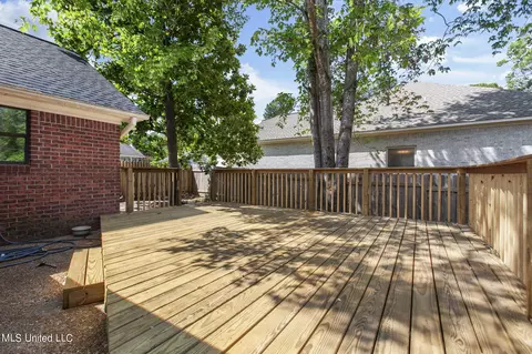 Exterior - 1001 Preston Dr, Brandon, MS 39047 photo 14 of 21