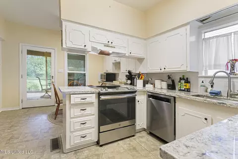 Kitchen - 1024 Pinehurst St, Jackson, MS 39202 photo 1 of 7