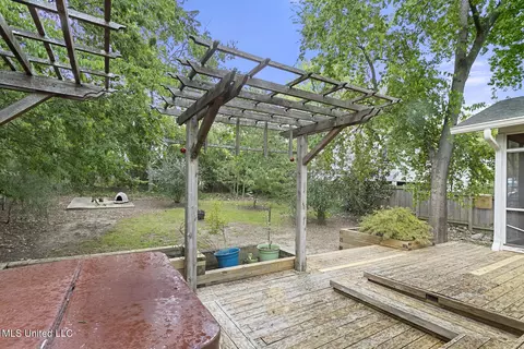 Exterior - 1024 Pinehurst St, Jackson, MS 39202 photo 8 of 8