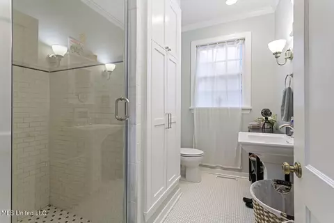 Bath - 1024 Pinehurst St, Jackson, MS 39202 photo 5 of 7